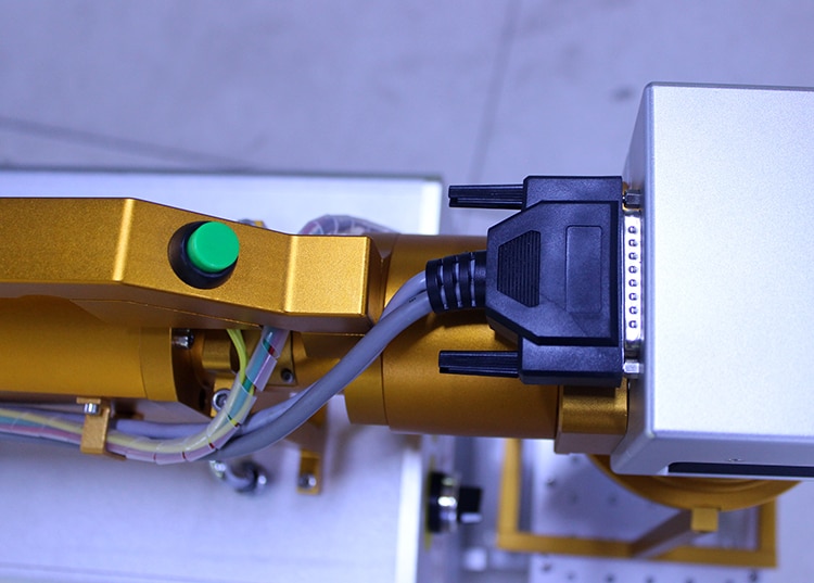 20W 30W 50W Portable Fiber Laser Machine Nameplate Marking Router For Non-Glare Metal Iron Stainless Steel Gold Silver Copper - Image 4