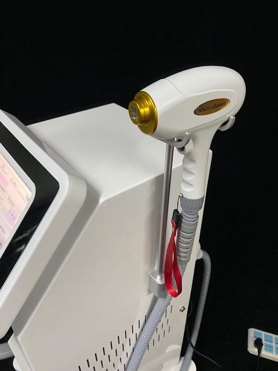 Diode Laser Epilator Painless And Permanent Hair Remover 3 Wavelength High Power Skin Rejuvenation Acne Treatment Equipment - Image 3