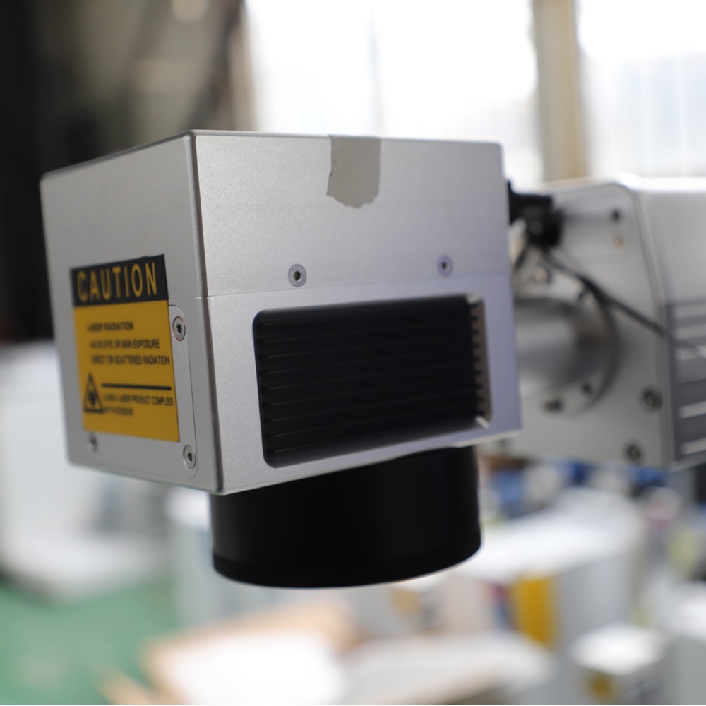 Factory Direct 20W Raycus Fiber Laser Metal Marking Machine Engraving Machine For Aluminum Gold Silver And Copper Engraving - Image 3