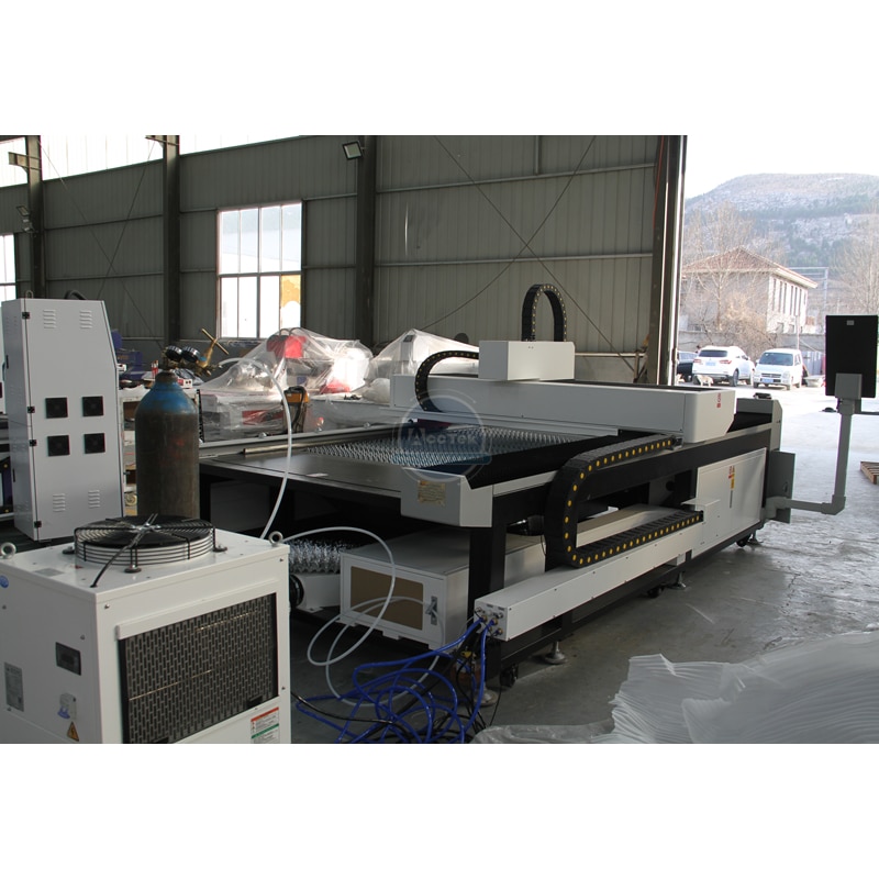 Fiber Laser Cutting Machine 4*8 Feet Cnc Metal Laser Cutting Machine Raycus Brand 500W 1000W 1500W For Sale - Image 3