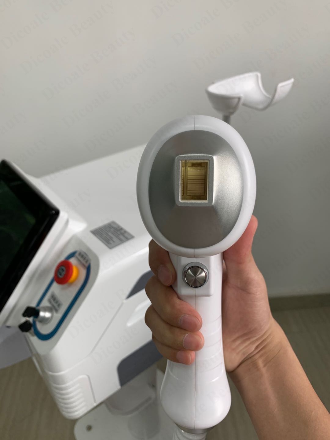 Latest Painless Hair Removal Machine 755nm 808nm 1064nm Multi Wavelength Diode Laser Device - Image 5