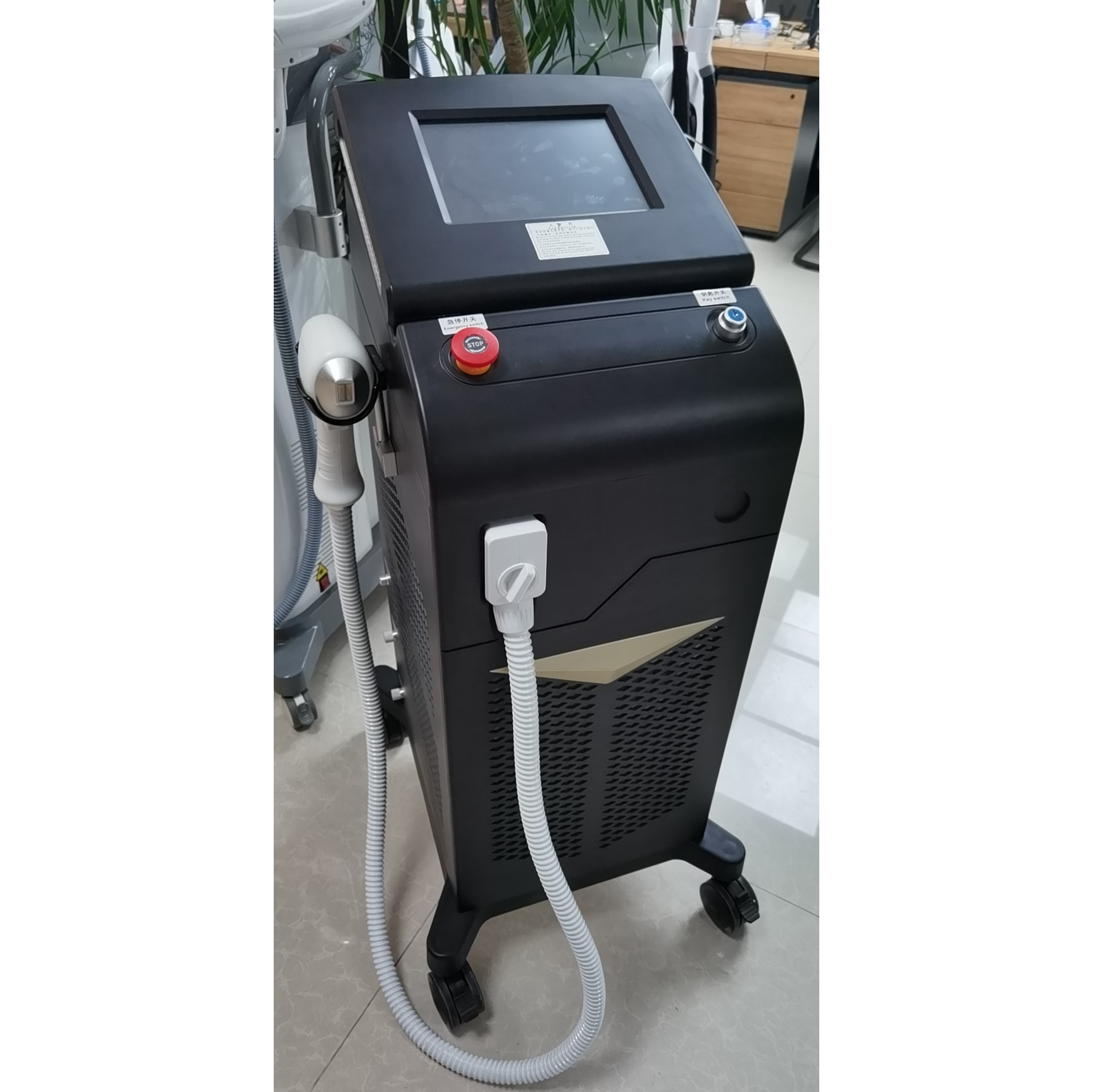 Multi 3 Wavelength 755 808 1064 808nm Diode Laser Painless Permanent Hair Removal Machine Instant Effect - Image 5
