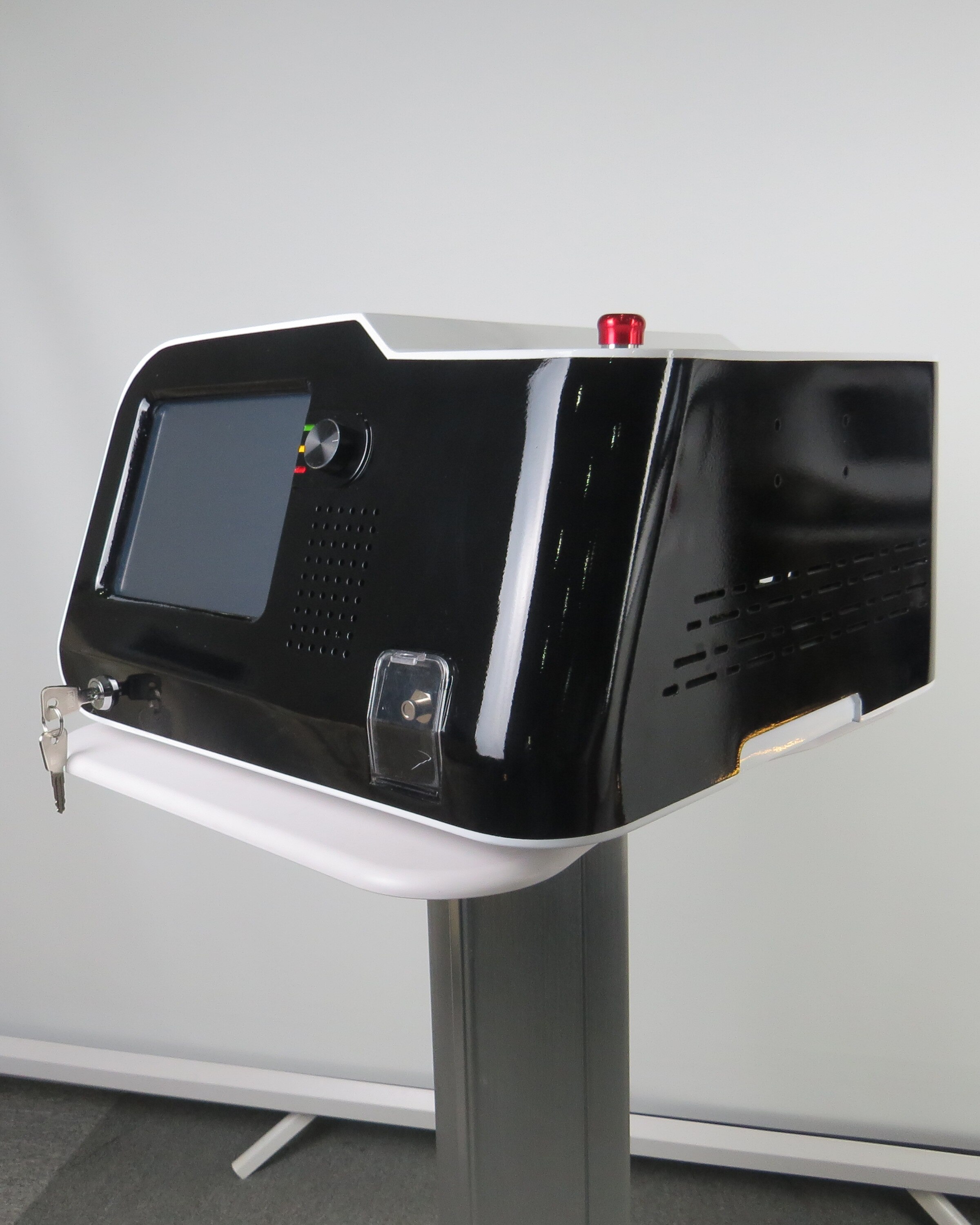 Various shells multifunction vascular removal nail fungus treatment fiber lipolysis 980nm diode laser machine - Image 4