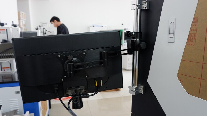 closed cover 50W raycus laser marking machine metal laser engraver for gold silver thin cutting ring bracelet inside mark - Image 4