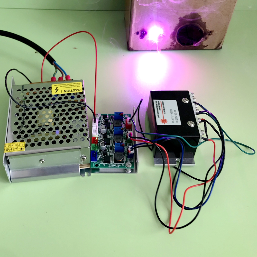 RGB Combined White Mini Full-Color Stage Laser Module with TTL Modulation 200–500mW